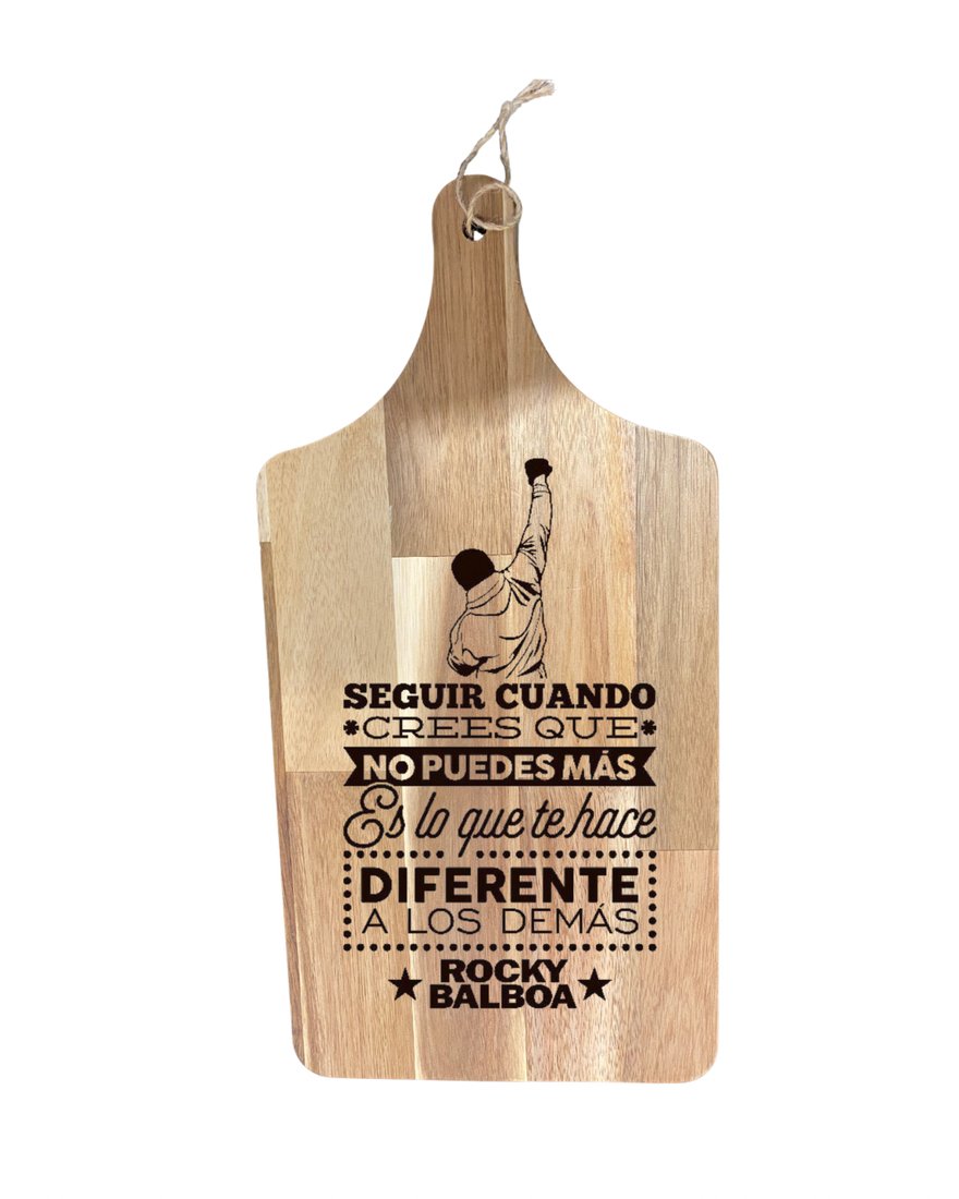 Tabla de madera personalizada grabada con una frase de Rocky Balboa